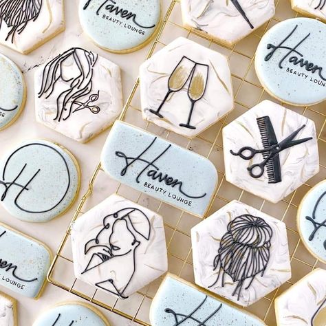 Hairstylist Cookies Decorated, Hair Dresser Cookies, Cosmetology Cookies Decorated, Hair Salon Cookies Decorated, Salon Cookies Decorated, Hair Salon Cookies, Cosmetology Cookies, Bach Cookies, Salon Cookies