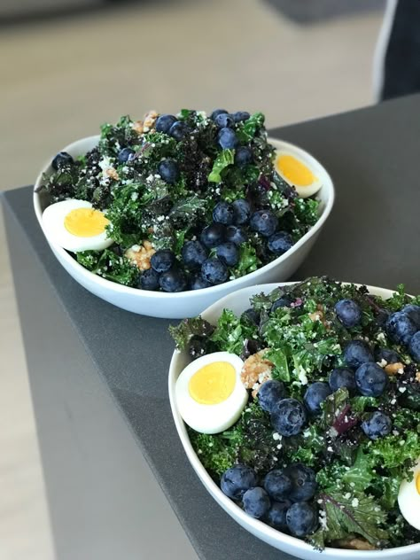 Antioxidant Salad, Erewhon Market, Salad With Blueberries, Healthy Recipes Meal Prep, Plant Based Meal, Champagne Vinaigrette, Lectin Free, Holistic Recipes, Seasonal Salad