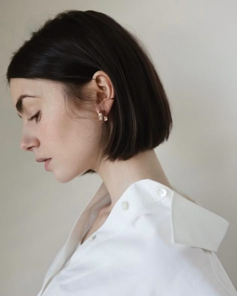 Lily Collins Bob, Lily Collins Short Hair, Lily Collins Hair, Body Hair Removal, Lip Hair, Penteado Cabelo Curto, Trending Haircuts, Bob Haircut, Lily Collins