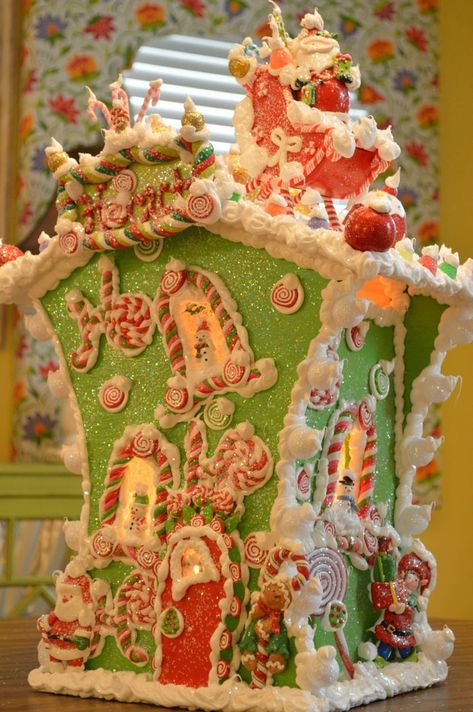 Wood Gingerbread, Gingerbread Ideas, Gingerbread House Designs, All Things Gingerbread, Tea Places, Gingerbread House Kits, Gingerbread House Decorations, Gingerbread Decorations, Candy House