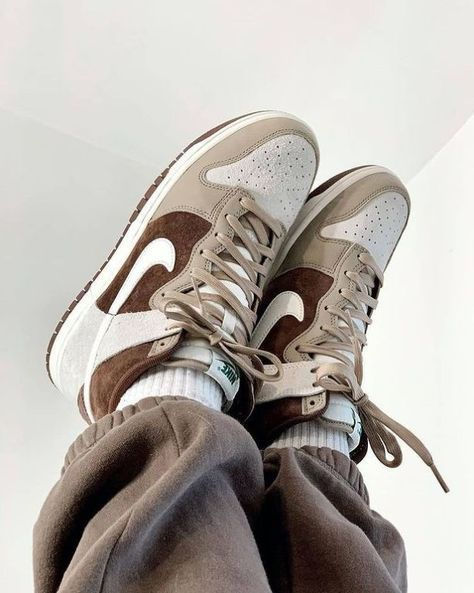 The Nike Dunk High 'Light Chocolate' is a warm, stylish take on the classic silhouette. Its rich brown tones and premium materials give it a unique, earthy appeal. Earthy Sneakers, Cute Summer Shoes, Colorado Desert, Dunks High, Men Shoes Casual, Western Colorado, Men Shoes Formal, Latest Sandal, Summer Footwear