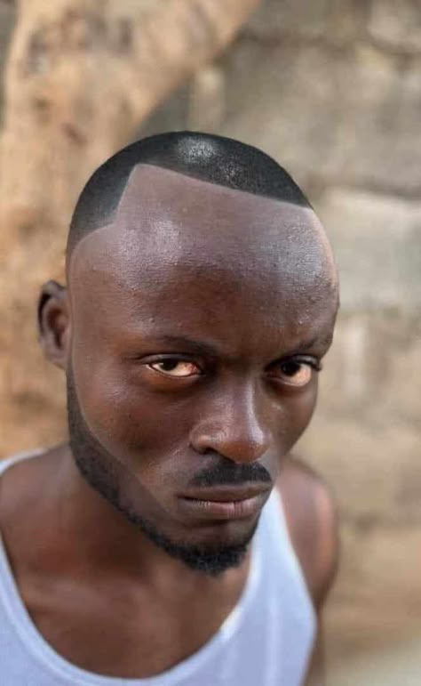 Funny Haircuts, Barber Memes, Low Fade Curly Hair, African Memes, African Jokes, Black People Memes, Natural Hair Men, Delivery Pictures, Image Swag