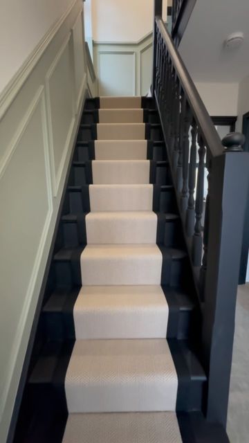 Floor Street on Instagram: "We can’t seem to keep this in stock 🫣 and you can see why 🤩 (humbly)   🧶 Tehran Stair Runner  Order today and save 45% off all stair runners 🤞🏾  LIFETIME WARRANTY WITH ALL STAIR RUNNERS  #floorstreet #floorstreetstairrunners" Stair Runner With Dark Wood, Black Steps With Runner, Dark Painted Stairs With Runner, Stairs With Runner, Dark Stairs, White Runners, Loft Stairs, Wood Staircase, Floating Stairs