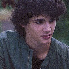 Brunette Male Actors Under 30, Percy Jackson Look Alike, Young Male Face Claims, Brunette Actors Male, Male Faceclaims Gif, Male Face Claims Gif, Salma Hayek Style 90s, Skam Spain, Salma Hayek Style