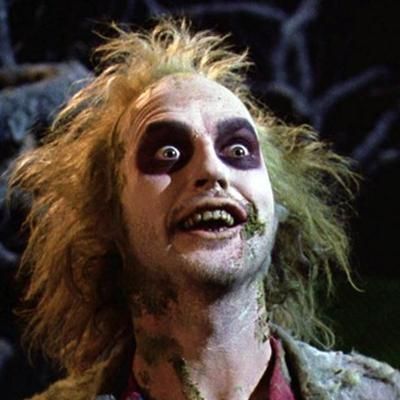 Beetlejuice Michael Keaton, Best Halloween Jokes, Michael Keaton Beetlejuice, Beetlejuice Cast, Funny Halloween Memes, Halloween Captions, Happy Halloween Quotes, Halloween Jokes, Halloween Memes