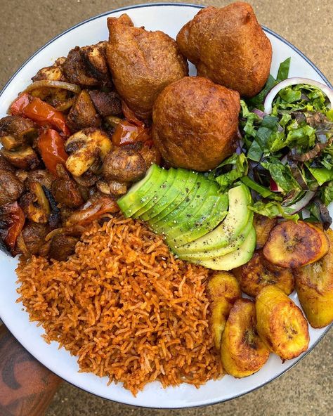 RG on Instagram: “Jollof rice & suya with puff puff 🔥🔥🔥 + a red onion and mixed leaf salad, avocado and plantain 😍😩🙏🏾 ⁣ ⁣ @davidolu_ taught me 👊🏾” African Jollof Rice, Nigeria Food, Ghanaian Food, Leaf Salad, Culture Aesthetic, Salad Avocado, West African Food, Africa Food, Jamaican Food