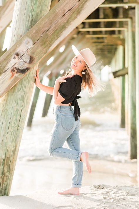 Pier Outfit, Senior Portraits Beach, Wedding Photographer Outfit, Myrtle Beach Photography, Creative Senior Pictures, Senior Photo Ideas, Myrtle Beach Wedding, Beach Sessions, Senior Pictures Poses