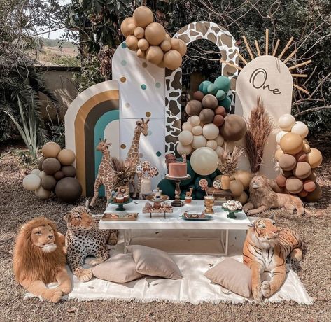 Safari First Birthday Party Boy, Safari Birthday Party Backdrop, Boho Safari Birthday Party, Safari Baby Shower Boy Decorations, Safari Birthday Decorations, First Birthday Theme Boy, Safari First Birthday, Safari Baby Shower Decorations, Jungle Thema