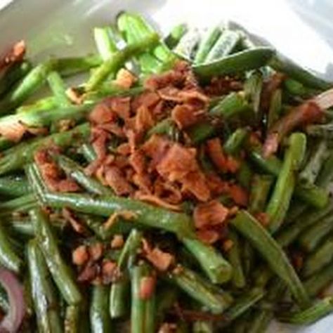 Ohana Green Beans Recipe from Disney Garlic Green Bean Recipes, Disney Dishes, Green Beans Recipe, Polynesian Food, Polynesian Resort, Garlic Green Beans, Disney Recipes, Beans Recipe, Green Bean Recipes