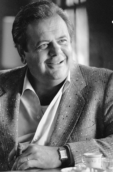 Paul Sorvino, Gangster Movies, Hard To Say Goodbye, I See Stars, Actor Studio, Movie Directors, Goodfellas, Celebrity Wallpapers, Famous Men