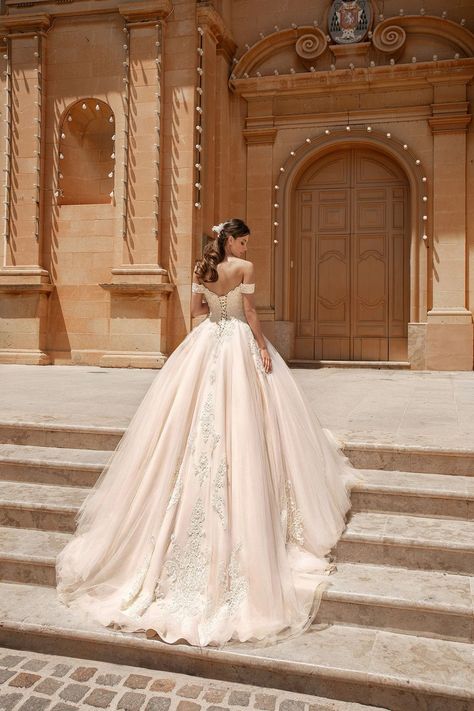 Buy Wedding Dress Online, Popular Wedding Dresses, Buy Wedding Dress, Royal Wedding Dress, Stunning Wedding Dresses, Gorgeous Wedding Dress, Gown Wedding, Online Wedding Dress, Dream Board