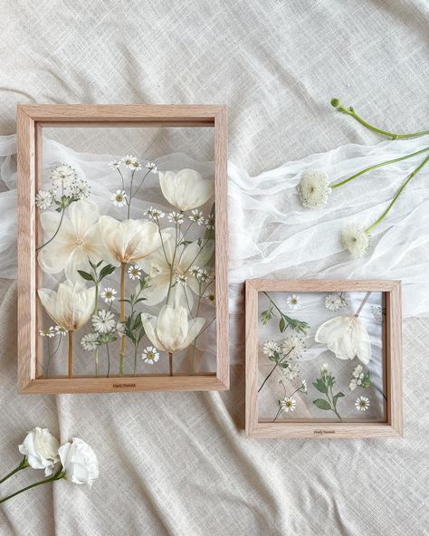 Crafted this garden-inspired design from Victoria’s bridal bouquet, and it’s really growing on us! Our frames are fully customizable, from the layout to personalising with your names, photo, polaroid, or even your wedding invite. Create something that is uniquely yours! Frame: A4, Square Flowers by @hydenseed #uniquegifts #weddinggift #weddingkeepsake Pressed Wedding Flowers, Framed Bouquet, Bouquet Frame, Flower Pressing, Wedding Bouquet Preservation, Photo Polaroid, Floral Preservation, Bouquet Preservation, Craft Night