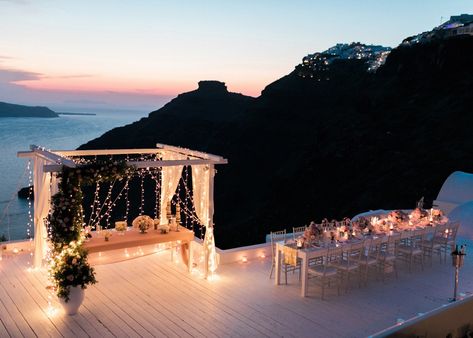 Greek Island Wedding, Beach Wedding Reception, Wedding Venues Beach, Santorini Wedding, Wedding Abroad, Inexpensive Wedding Venues, Breathtaking Wedding, Greece Wedding, Sunset Wedding