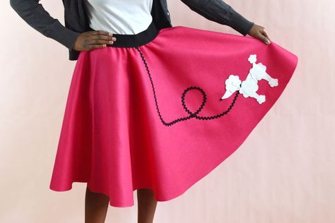 Make an Adorable and Easy Poodle Skirt for Halloween and 50s Dances! Kids Poodle Skirt, Poodle Skirt Pattern, Homemade Skirts, 50s Dance, Poodle Skirts, Make Your Own Costume, 50s Costume, Poodle Skirt, Twirl Skirt