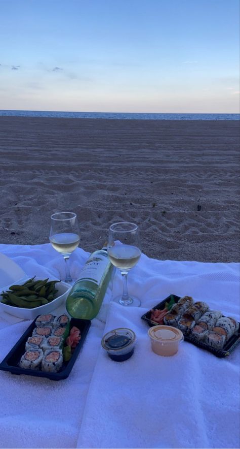 Sushi Aesthetic Pictures, Sushi On The Beach Aesthetic, Sushi And Wine Aesthetic, Sushi Beach Picnic, Sushi At The Beach, Sushi On The Beach, Aesthetic Sushi Pictures, Wine Beach Aesthetic, Wine Date Aesthetic