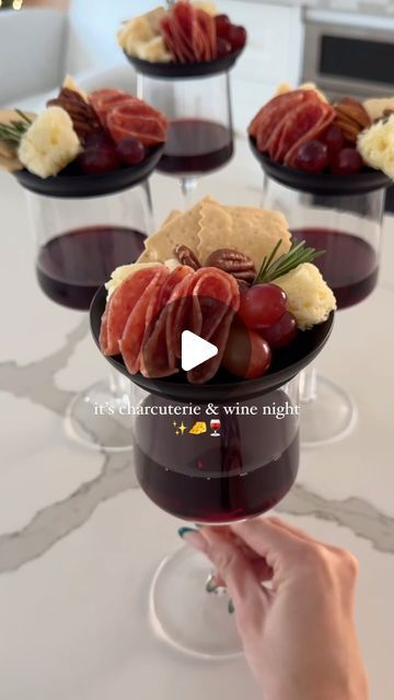 1M likes, 9,090 comments - convinoboard on December 19, 2023: "DETAILS HERE ⬇️✨ What better way to charcuterie and wine night in than with your own personalized charcuterie wine coasters 😍🧀✨ A cute addition to any girls night in, date night, dinner party, or NYE! Who wouldn’t want their own personalized cheesy appetizer on top of their wine glass 🍷 ALSO, a great stocking stuffer for Christmas 😉🎄 Snack, drink and chat the night away, HANDS FREE 👋🏻without having your hands full this holi Date Night Appetizers At Home, Charcuterie And Wine, Cheesy Appetizer, Hosting Parties, Date Night Dinner, Christmas Snack, Brunch Food, Brunch Drinks, Girls Night In