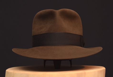 Indiana Jones Fedora, Indiana Jones Hat, Last Crusade, Outback Hat, Mens Hats Fashion, Hat Ideas, Man Hat, Harrison Ford, Mens Lifestyle