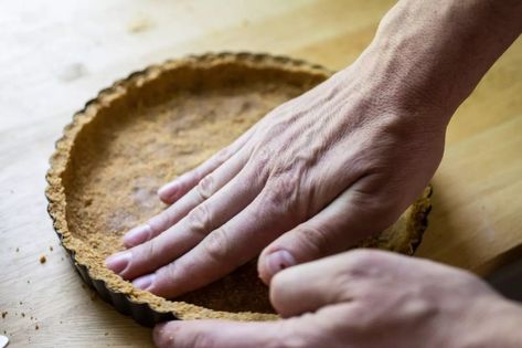 Vanilla Custard Tart with Berries - Nerds with Knives Vanilla Custard Tart, Tart With Berries, Graham Cracker Cups, Easy Graham Cracker Crust, Homemade Pastry, Custard Tarts, Berry Tart, Custard Tart, Homemade Pastries