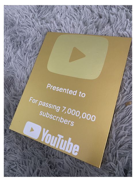 Gold Play Button, Vision Board Success, Hilarious Stories, Business Vision Board, Vision Board Images, Career Vision Board, Boujee Aesthetic, Youtube Success, Vision Board Goals