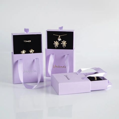 Earring Boxes Packaging, Purple Packaging Design, Creative Jewelry Packaging, Jewellery Packaging Ideas, Earrings Boxes, Crown Packaging, Jewelry Packaging Ideas, Luxury Jewelry Packaging, Purple Packaging