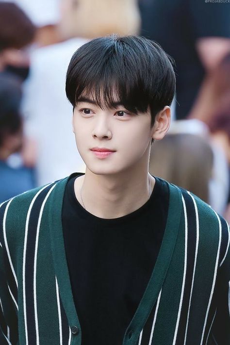 Cha Eun Woo Cute Pics, Cha Eun Woo Handsome, Cha Eunwoo Cute Pics, Cha Eunwoo Long Hair, Chris Hemsworth Hair, Cha Eun Woo W Korea, Eunwoo Astro, Cha Eun Woo Astro, Eun Woo Astro