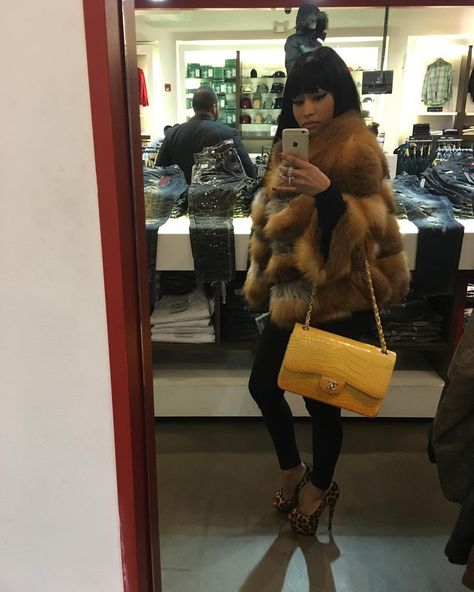 “ #Chanel” Nicki Minaj Outfits, Celebrity Selfies, Leopard Print Heels, Female Rappers, Nicki Minaj, Fox Fur, Beautiful Black Women, Beyonce, Rappers