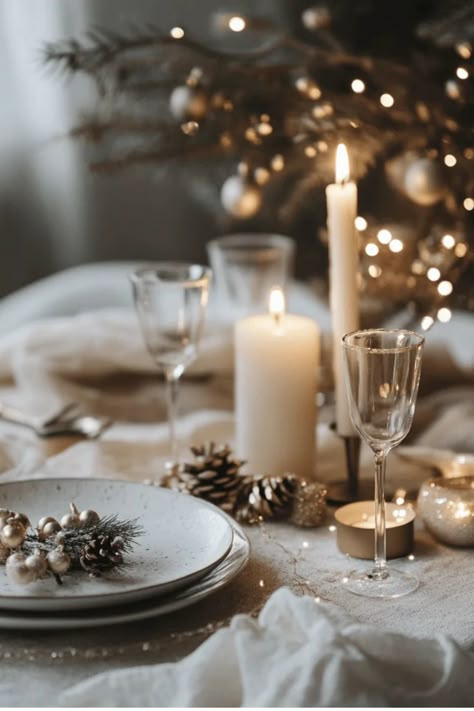 Master the art of minimalist holiday entertaining!  Get expert tips for creating elegant Christmas table settings that are both beautiful and practical. Perfect for hosts who love clean, modern style. #HolidayTable #MinimalistHome Some of the links in my articles are affiliate links. If you make a qualified purchase from one of my links I will make a small commission at no cost to you. Thank you for your support!!! Christmas Table Minimalist, Minimalist Christmas Table Setting, Minimalist Christmas Table, Elegant Christmas Table Settings, Center Piece For Dining Table, Elegant Christmas Table, Hosting Christmas Dinner, Tree Decorating Tips, All Shall Be Well