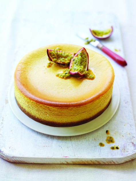 Eric Lanlard's Passionfruit & White Chocolate Baked Cheesecake Chocolate Passion Fruit, Passion Fruit Cheesecake, Passionfruit Cheesecake, Fruit Cheesecake, White Chocolate Cheesecake, Dessert Aux Fruits, Summer Dessert Recipes, Chocolate Dessert Recipes, Save Room