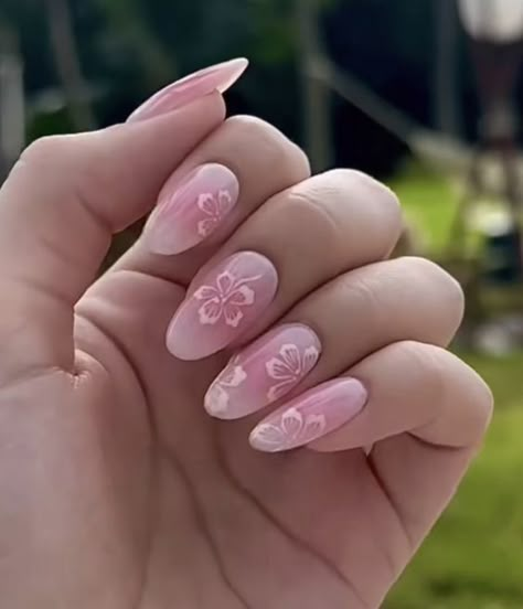 Beach Nails Flower, Nails Inspiration Almond Classy, Pink Hawaiian Flower Nails, Hawaiian Nail Ideas, Hawaii Nails Ideas Simple, Pink Fire Nails, Trendy Vacation Nails, Hawaiian Nails Designs, Uñas Summer