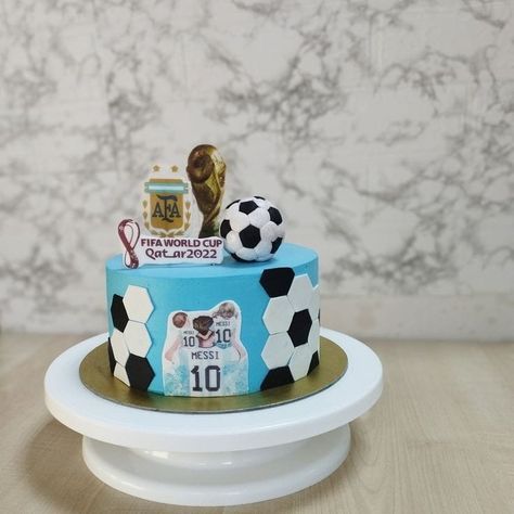 Messi Cake Ideas, Messi Birthday Cake, Argentina Cake, Messi Cake, Messi Birthday, Soccer Birthday Cakes, Sports Cake, Bday Party Kids, Sport Cakes