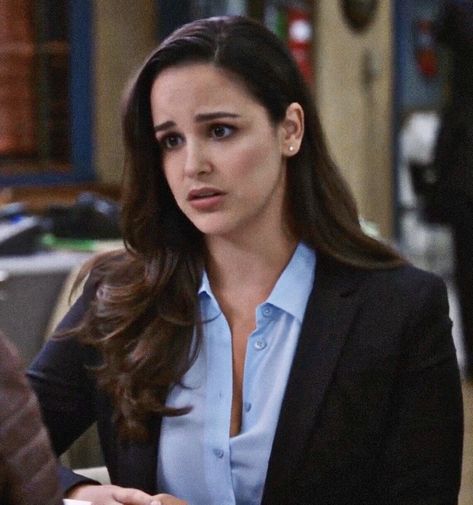 Amy Santiago Brooklyn Nine Nine B99 Brooklyn99 Melissa Fumero #AmySantiago #MelissaFumero #BrooklynNineNine #B99 #Brooklyn99 #Peraltiago Melissa Fumero Hot Pics, Amy Santiago Aesthetic, 2000s Tv Shows, Danny Pudi, Jake And Amy, Melissa Fumero, Brooklyn 9 9, Amy Santiago, Female Detective