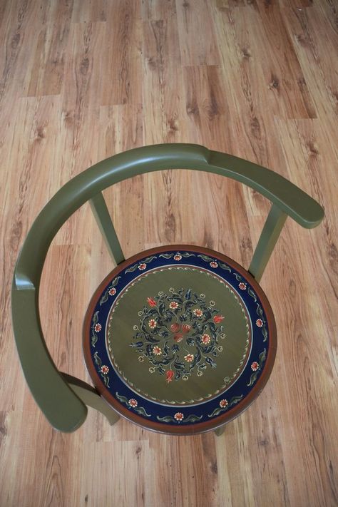 Vintage Hand Painted Furniture, Chill Playlist, Vintage Painted Furniture, Painted Stools, Painted Chair, Old Chair, Painted Chairs, Hand Painted Furniture, Refurbished Furniture