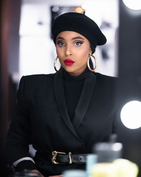 Baret Hat Outfit Black Women, Berrets Outfits Winter, Berrets Outfits, Linda Mtoba, Being Pregnant, Professional Tips, Beauty Boutique, Classy Dress Outfits, Classy Work Outfits