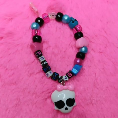 freaky fab monster high skullette kandi bracelet !!! 🩷🌸❤️🌸🧡🌸💛🌸💚🌸💙🌸💜 🎀 sold! ♡ check out my page for tons of other kandi + jewelry pics >:3 ♡ handmade with love by me! ♡ freebies with every order! thank you for your support <33 🩷🌸❤️🌸🧡🌸💛🌸💚🌸💙🌸💜 shares are greatly appreciated! you are helping me grow my small business <3 PLUR!! 🫶🌈 #kandi #kandikid #kandicuff #kandibracelet #kidcore #scenecore #dreamcore #pinkcore #kawaii #decora #fairykei #scene #emo #scenekid #monsterhigh #monsterhighdolls Monster High Scenecore, Kuromi Skull, Scenecore Kandi, Monster High Skullette, Kandi Jewelry, Scene Kandi, Jewelry Pics, Pulseras Kandi, Kandi Inspo