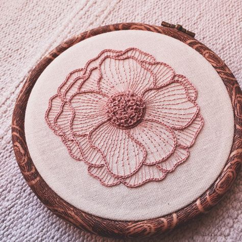 Single detailed flower 🌸 Single Flower Embroidery, Big Flower Embroidery Pattern, Large Floral Embroidery, Dahlia Embroidery Pattern, Oval Flower Embroidery, Embroidery Tracing, Moss Embroidery, Flower Hand Embroidery, Pdf Embroidery Pattern