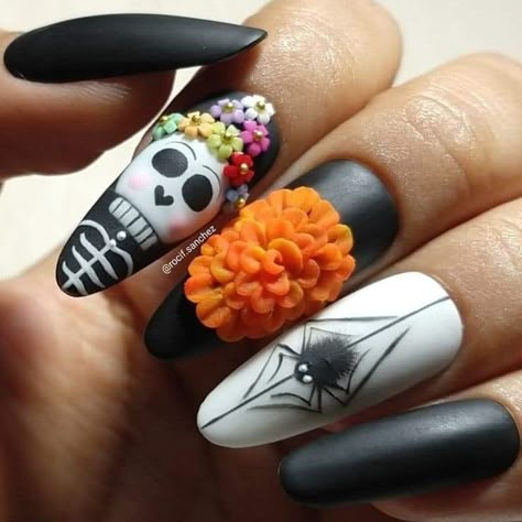 Catrina Nails Design, Catrina Nails, Sugar Skull Nails, Mexican Nails, Nail Halloween, Coco Nails, Halloween Nail Art Ideas, Horror Nails, Holloween Nails