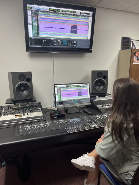 This student is learning about clip gain and automation in Pro Tools #audioengineering #audioengineer #musictech #ProTools #digitalaudio #DAW #production #mixing #studio #school #rockvillemd Music Studio Aesthetic, Edm Logo, Singer Life, Room Sleep, Studio Room Design, Editing Studio, Classic Car Photoshoot, Home Studio Ideas, Audio Production