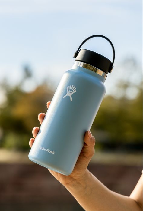 @hydroflask Tumbler Photo Ideas Photography, Tumbler Photos Photography, Premium Water Bottle, Beach Drinks, Food Photoshoot, Shots Ideas, Tumbler Photos, Thermos Bottle, Branding Photos