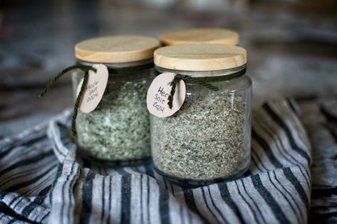 How to Make Easy Herb Infused Salt with Fresh Herbs - Not Quite a Homestead Oregano Salt Recipe, Growing An Herb Garden, Preserve Fresh Herbs, Herb Salt, Cinnamon Basil, Infused Salt, Herbal Tea Garden, Harvesting Herbs, No Salt Recipes