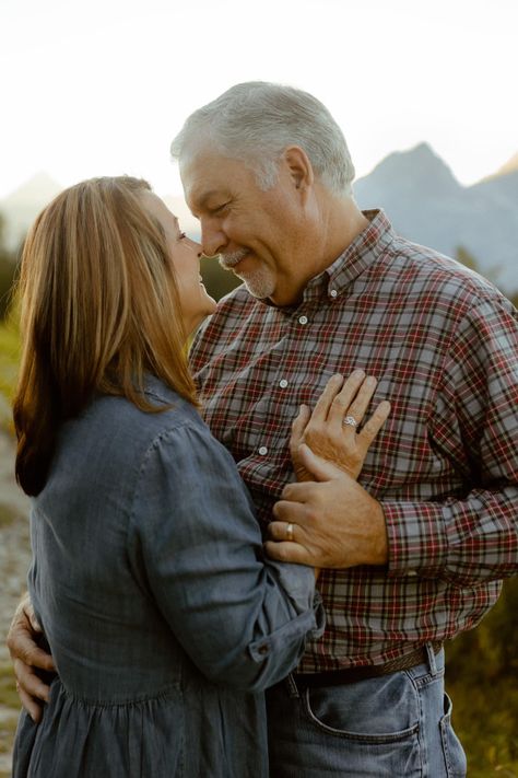 Middle Aged Couple Photography Poses Wedding, Poses For Middle Age Couples, Middle Aged Photoshoot, Engagement Photos Middle Aged, Couple Poses Older Couples, Couple Poses For Older Couples, Older Couple Portrait Poses, Old Couple Photoshoot Poses, Older Married Couple Picture Ideas