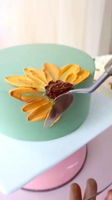 Flower Cake Designs, Sunflower Birthday Cakes, Flower Cake Design, Sunflower Wedding Cake, Sunflower Cake, Simple Cake Designs, Butterfly Cakes, Baking Company, Painted Cakes