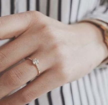 Trendy Wedding Rings Simple Small 64+ Ideas #wedding Small Oval Engagement Ring, Feedback Instagram, Promise Rings Simple, Rings Oval, Anna Sheffield, Wedding Rings Solitaire, Dream Engagement Rings, Rose Gold Engagement, Rose Gold Engagement Ring