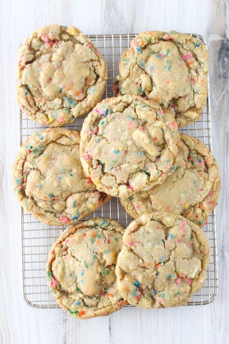 Giant Birthday Cake Cookies | Dough-Eyed How To Make Giant Cookies, How To Make Big Cookies, Big Sugar Cookies, Jumbo Sugar Cookies, Birthday Cookie Recipes, Birthday Cake Cookies Recipe, Birthday Cake Desserts, Jumbo Cookies Recipes, Birthday Cake Sugar Cookies