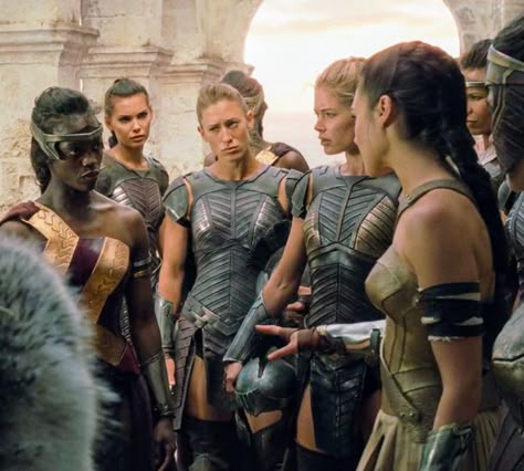 The Amazons Warriors Wonder Woman, Amazonian Aesthetic, Valkyries Acotar, Ancient Greek Princess, Amazon Armor, Wonder Woman And Supergirl, Fantasy Knife, Costume Wonder Woman, Greek Princess