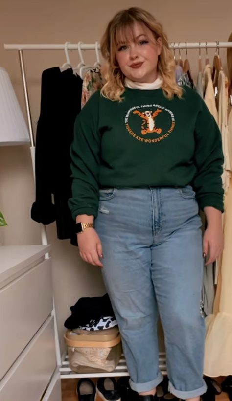 Crewneck Outfit Plus Size, Plus Size Turtleneck Outfit, Crewneck Outfit, Nerdy Outfits, Turtleneck Outfit, 2022 Style, Casual Clothes, Curvy Outfits, Winter Looks