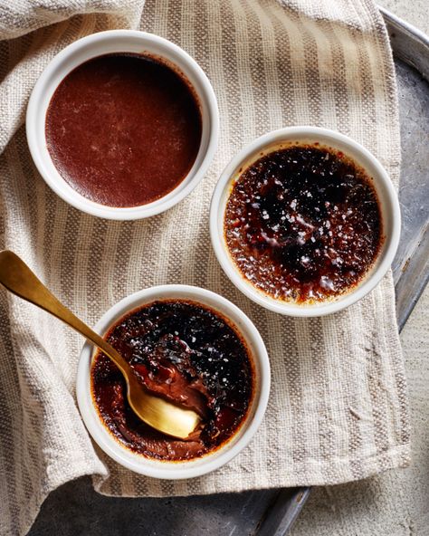 Expect the unexpected when you taste this exotic dessert. The sweetness of evaporated milk, mangos, and coconut is delicately tempered by aromatic Chinese five-spice. The depth of flavour is incredible; expect to hear “oh wow!” from your guests after every spoonful! Chocolate Creme Brulee Recipe, Creme Brulee Recept, كريم بروليه, Chocolate Creme Brulee, Cream Brulee, Creme Brulee Recipe, Brulee Recipe, Martha Stewart Recipes, Creme Brûlée