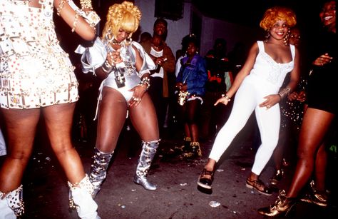 Dancehall Queens, House Of Leo, Kingston Jamaica, Circa 1993. #JamaicaDancehall Photo © Wayne Tippetts Dancehall Outfits, Dancehall Queen, Jamaican Dancehall, Dancehall Videos, Caribbean Fashion, Jamaican Culture, Kingston Jamaica, Queen Outfit, Vintage Black Glamour