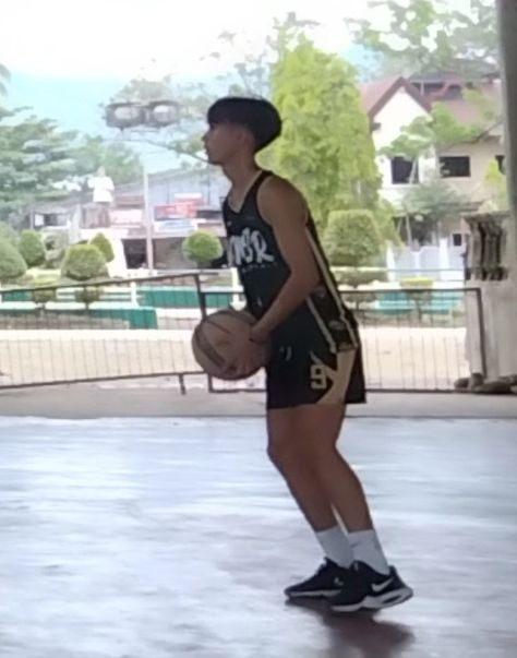 Basketball Boyfriend Aesthetic, Basketball Aesthetic Boy, Basketball Player Boyfriend, Tall Boyfriend Short Girlfriend, 1000 Peso Bill Philippines, Basketball Boyfriend, Short Girlfriend, Filipino Guys, Pranks Pictures