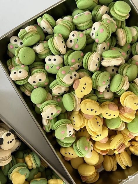 Sanrio Pastries, Sanrio Macaron, Food Satisfying, Pastel Macaroons, Pastel Macarons, Kue Macaroon, Sanrio Aesthetic, Cute Marshmallows, Fruit Chip