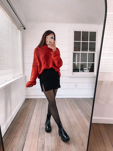 Valentines Date Outfit, Valentine Outfits For Women, Red Sweater Outfit, Christmas Party Outfit Work, Vday Outfit, Cute Valentines Day Outfits, Christmas Outfit Casual, Casual Christmas Party Outfit, Red And Black Outfits